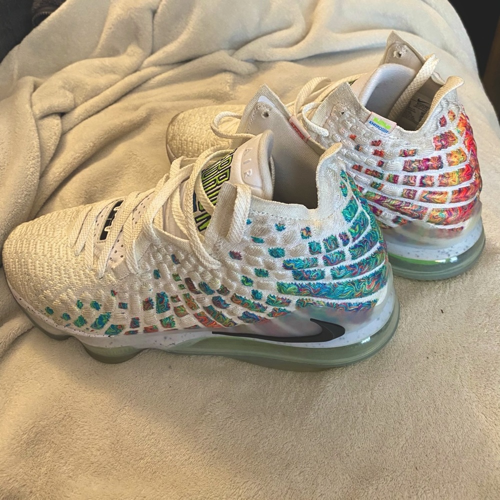 LeBron 17 'Air Command Force’ Nike